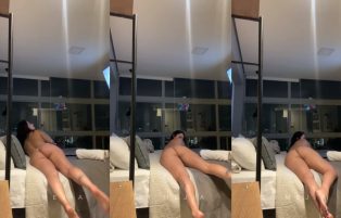 Flagra da @Bimejia com o Rabo sem Calcinha na Cama