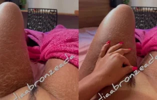 Índia Bronzeada Escancarando os Pelos da Buceta – Xvideos Pornô