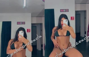 Com Bastante Confiança, a Morena Gostosa Índia Bronzeada se Exibe – Xvideos Pornô