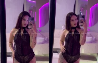 No Espelho do Motel, a Gostosa Bella Chem se Exibe – Xvideos Pornô
