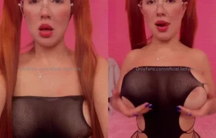 Piercing Chama Atenção nos Peitões da Peituda Kelly Cris – Olyfanz Pornô