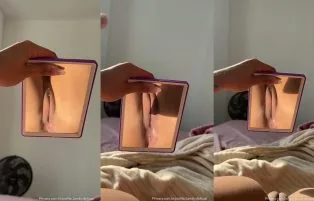 Jamilly Carvalho Mostrando a Buceta e o Cu no Espelho